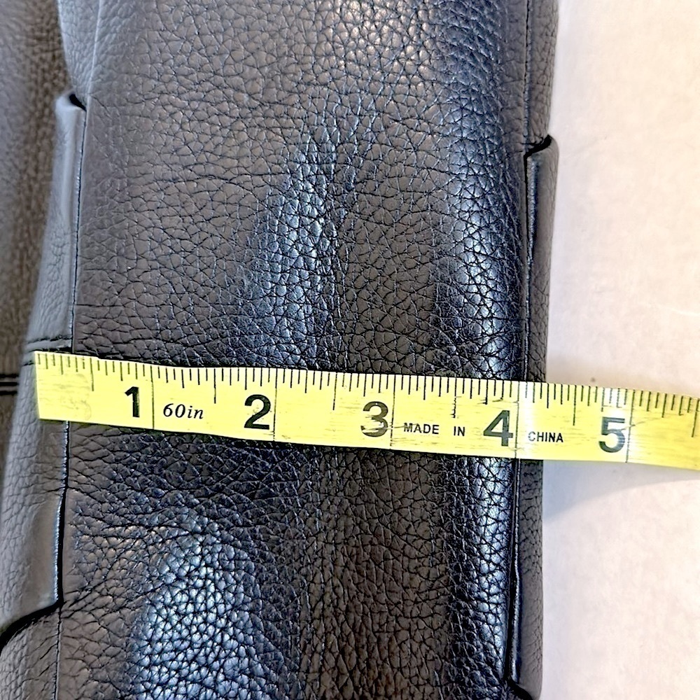 Coach pebbled leather crossbody black with silver hardware blue lining EUC - Picture 12 of 13